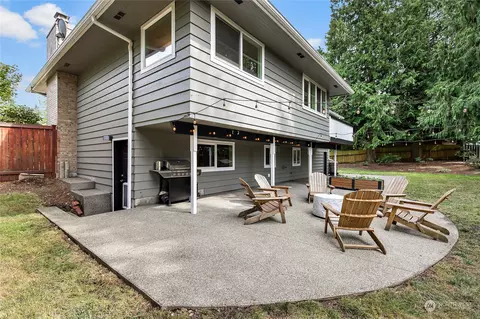Exterior - 2306 95th Pl SE, Everett, WA 98208 photo 6 of 12