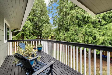 Exterior - 2306 95th Pl SE, Everett, WA 98208 photo 2 of 12