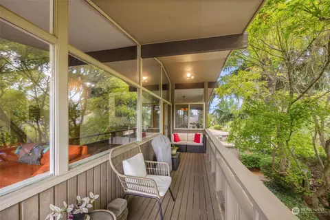 3001 22nd Ave W, Seattle, WA 98199