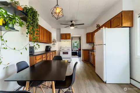 Kitchen - 603 E Maple St, Walla Walla, WA 99362 photo 2 of 3