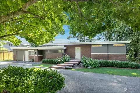 10827 Circle Dr, Bothell, WA 98011