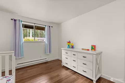 Bedroom - 119 E Jonathan Rd, Bothell, WA 98012 photo 1 of 8