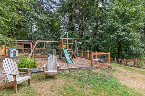 Exterior - 119 E Jonathan Rd, Bothell, WA 98012 photo 7 of 10