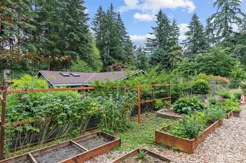 Exterior - 119 E Jonathan Rd, Bothell, WA 98012 photo 4 of 10