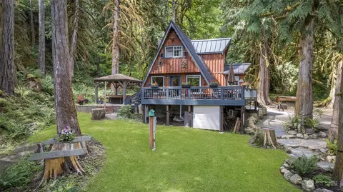 55001 Conrad Rd, Rockport, WA 98283