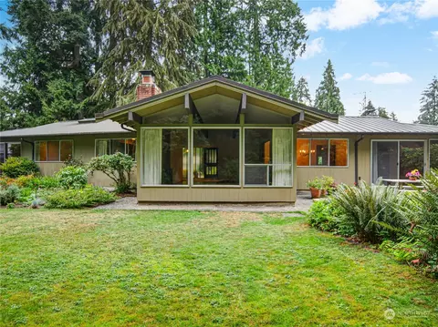 8621 SE 63rd St, Mercer Island, WA 98040