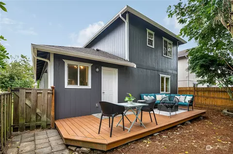 Exterior - 9514 16th Dr W, Everett, WA 98204 photo 5 of 6