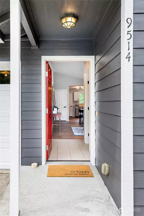 Entry Way - 9514 16th Dr W, Everett, WA 98204 photo 1 of 2