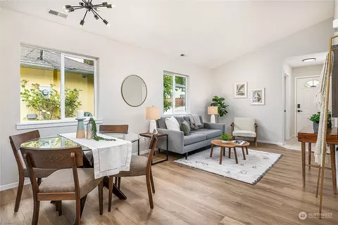 Living - 9514 16th Dr W, Everett, WA 98204 photo 3 of 3