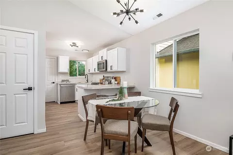 Dining - 9514 16th Dr W, Everett, WA 98204 photo 1 of 1
