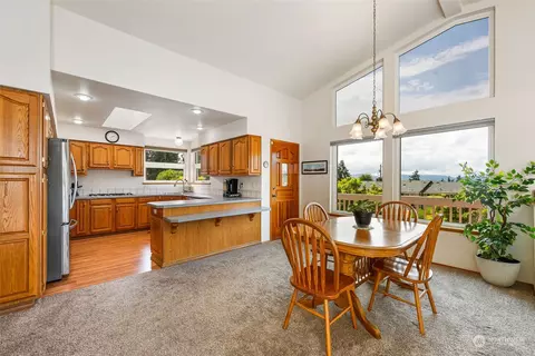 Dining - 1533 E 33rd St, Bremerton, WA 98310 photo 1 of 2