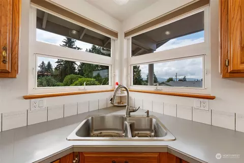Kitchen - 1533 E 33rd St, Bremerton, WA 98310 photo 3 of 3