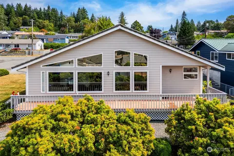 Exterior - 1533 E 33rd St, Bremerton, WA 98310 photo 3 of 10