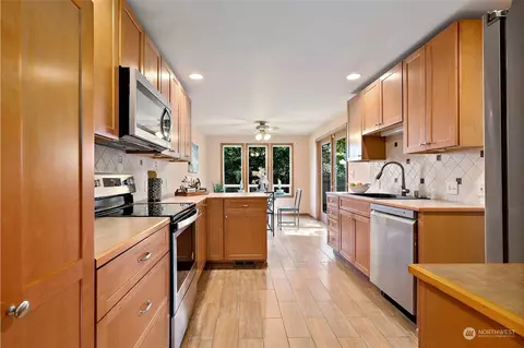 Kitchen - 5717 Cady Rd, Everett, WA 98203 photo 1 of 5