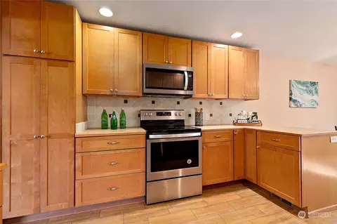 Kitchen - 5717 Cady Rd, Everett, WA 98203 photo 2 of 5