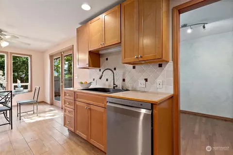 Kitchen - 5717 Cady Rd, Everett, WA 98203 photo 5 of 5