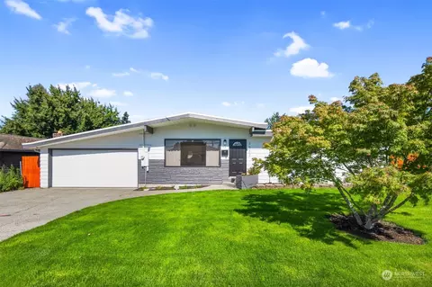 3032 NE 7th St, Renton, WA 98056