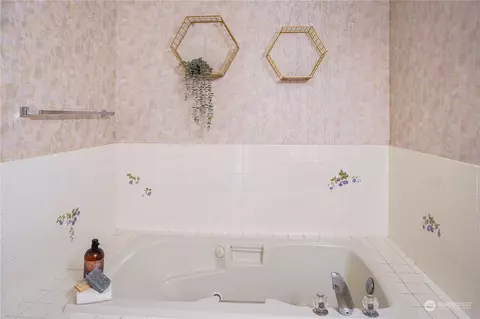 Bath - 7610 E Street St E, Tacoma, WA 98404 photo 4 of 4