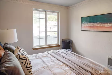 Bedroom - 7610 E Street St E, Tacoma, WA 98404 photo 2 of 4