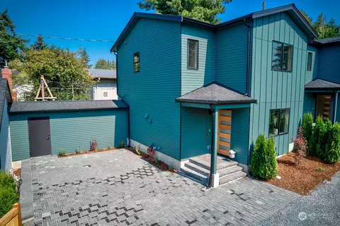 12534 B 5th Ave NE, Seattle, WA 98125