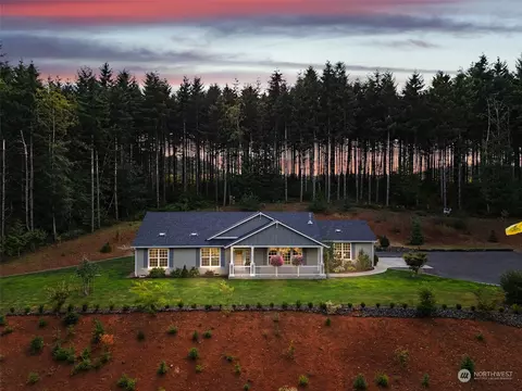 133 Hawks View Dr, Winlock, WA 98596