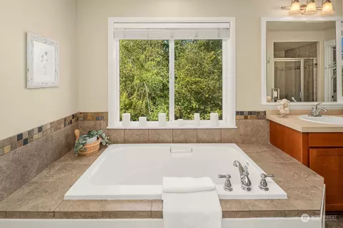 Bath - 3613 182nd St SE, Bothell, WA 98012 photo 3 of 5