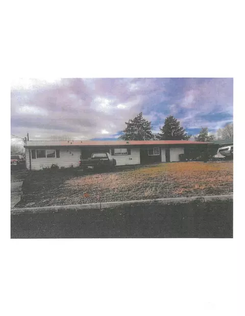 431 433 Biggs Dr, Moses Lake, WA 98837