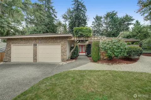 2233 Sahalee Dr W, Sammamish, WA 98074