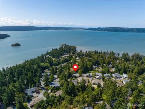 800 Shelter Bay Dr, La Conner, WA 98257