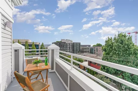 520 2nd Ave W #410, Seattle, WA 98119