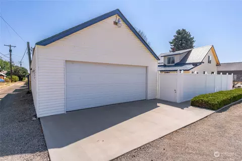 501 E Ash St, Waterville, WA 98858 photo 2
