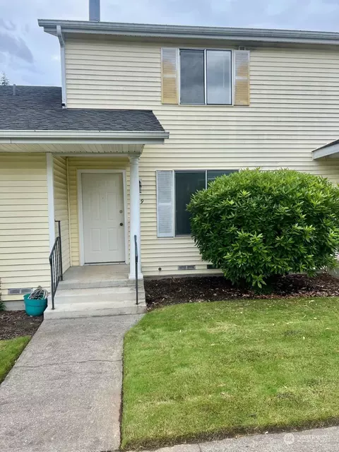 339 S 327th Ln, Federal Way, WA 98003