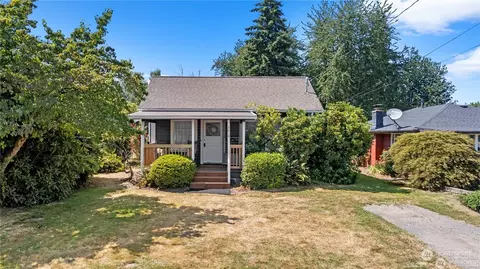 5814 108th Avenue Ct E, Puyallup, WA 98372