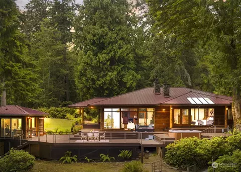 16440 Agate Point Rd NE, Bainbridge Island, WA 98110