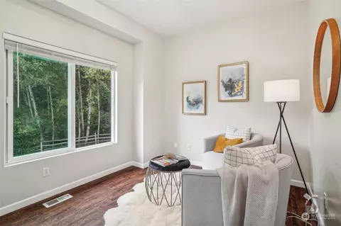 6803 SE Cougar Mountain Way, Bellevue, WA 98006
