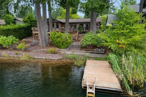 100 E Lakeshore Dr, Allyn, WA 98524