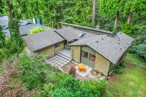 1484 Glen Cove Ln, Bellingham, WA 98229