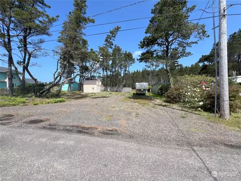 1105 229th Pl, Ocean Park, WA 98640