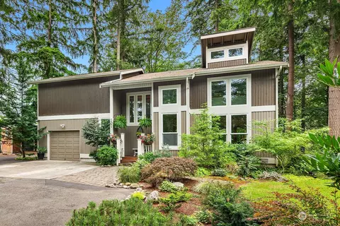1601 247th Ave SE, Sammamish, WA 98075
