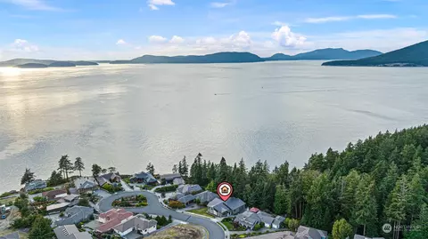 2409 Washington Ct, Anacortes, WA 98221
