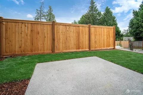Exterior - 111 161st Pl SE #B-2, Bothell, WA 98012 photo 6 of 8