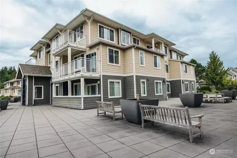 537 225th Ln NE #C302, Sammamish, WA 98074