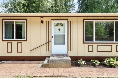 6163 NE Pine St, Suquamish, WA 98392