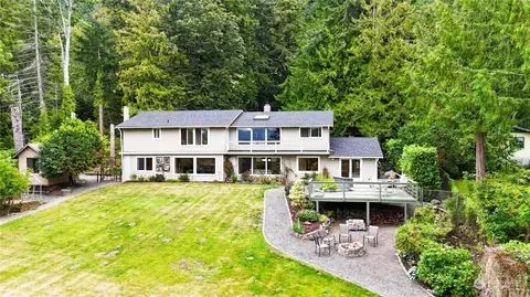 833 Chuckanut Dr, Bellingham, WA 98226
