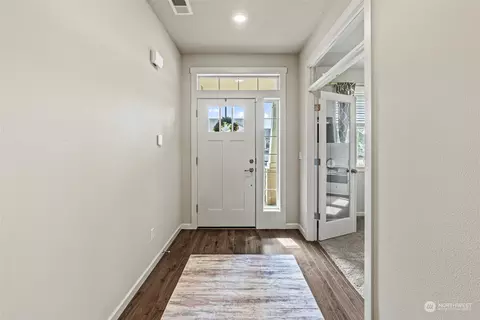 Entry Way - 1925 Schneiter Dr, Longview, WA 98632 photo 1 of 3