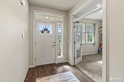 Entry Way - 1925 Schneiter Dr, Longview, WA 98632 photo 2 of 3