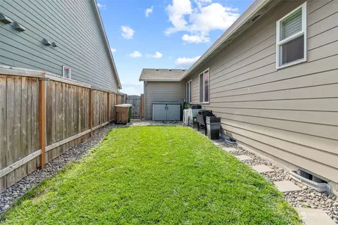 Exterior - 1925 Schneiter Dr, Longview, WA 98632 photo 4 of 7