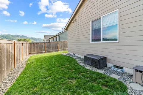 Exterior - 1925 Schneiter Dr, Longview, WA 98632 photo 3 of 7