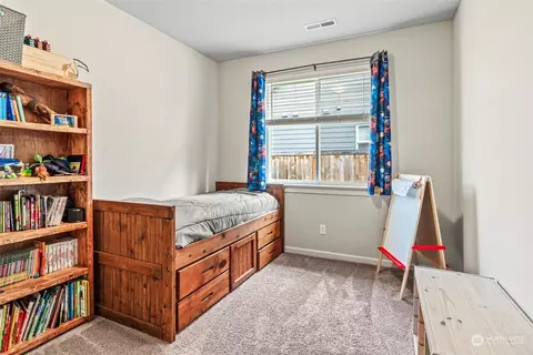 Bedroom - 1925 Schneiter Dr, Longview, WA 98632 photo 2 of 4