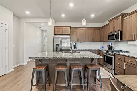 Kitchen - 1925 Schneiter Dr, Longview, WA 98632 photo 3 of 3